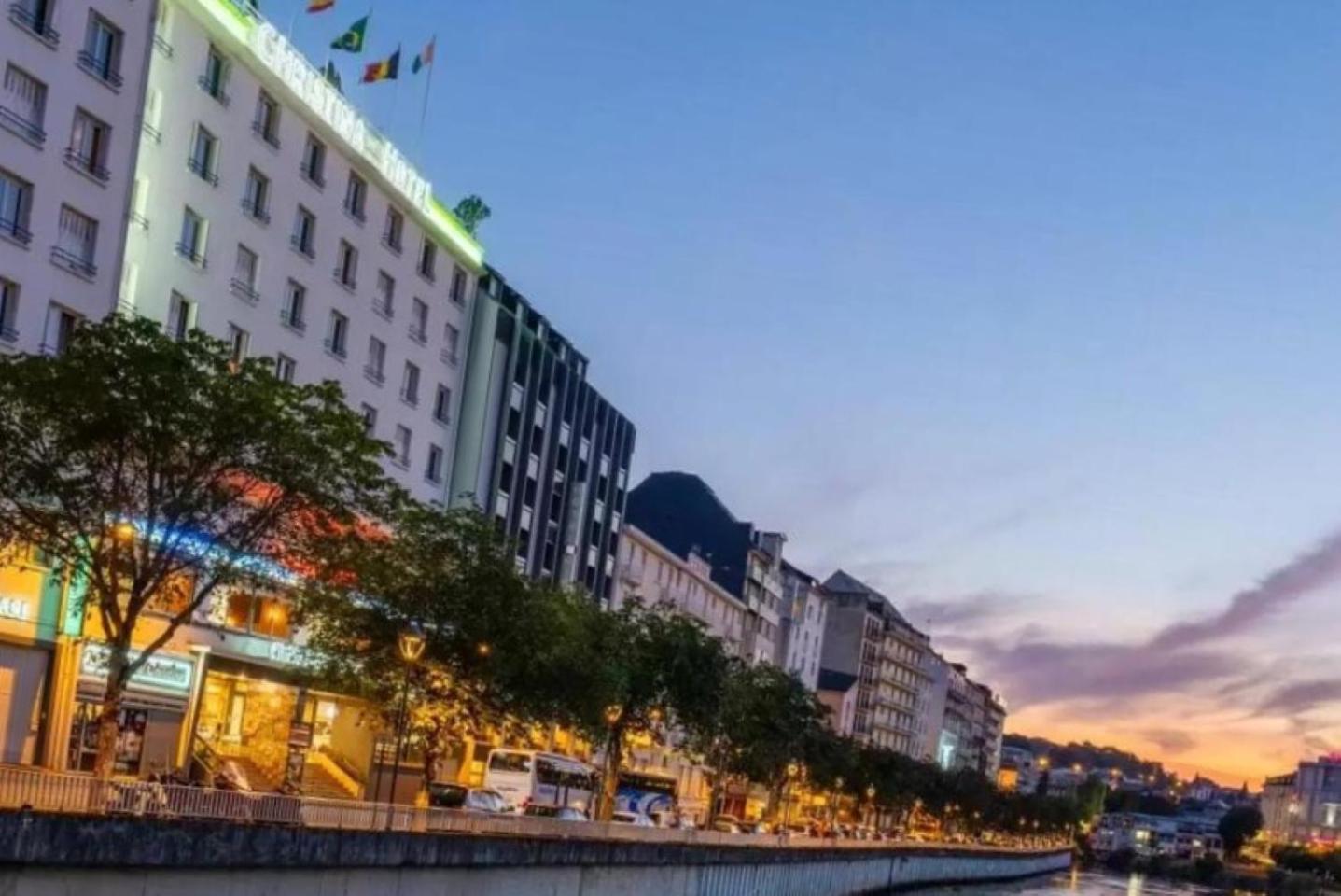 Quality Christina Hotel 3*